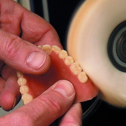 [5131000] Pâte à polir universelle beige 6 X 200 gr (prothèses résines)